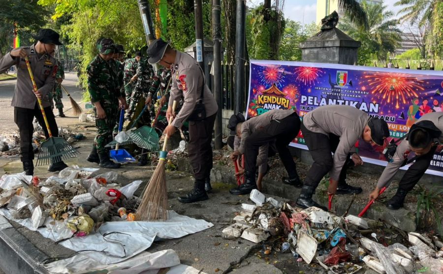 Polda Riau dan Pemko Sambut Ramadhan dengan Gotong Royong Bersama