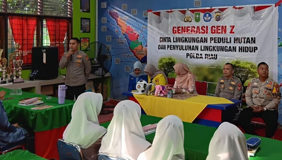 Polda Riau Gandeng Cipayung Plus, Mahasiswa dan Bhabin Jadi Agen Green Policing di SMA 7 Pekanbaru