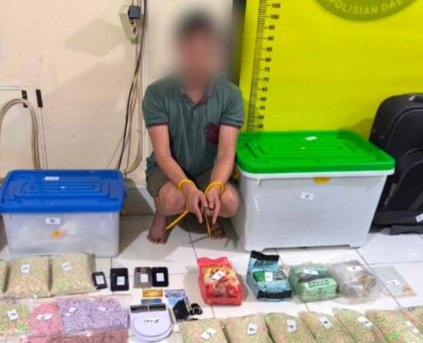 Polda Riau Gerebek Gudang Narkoba, 4 Kg Sabu dan Ribuan Pil Ekstasi Disita