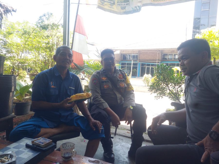 Polri Hadir di Tengah Masyarakat, Bhabinkamtibmas Polsek Pulomerak Kunjungi Tokoh Masyarakat