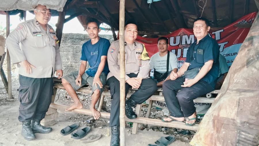 Polsek Cikupa Gelar Jumat Curhat di Desa Bojong, Bahas Geng Motor hingga Keamanan Lingkungan