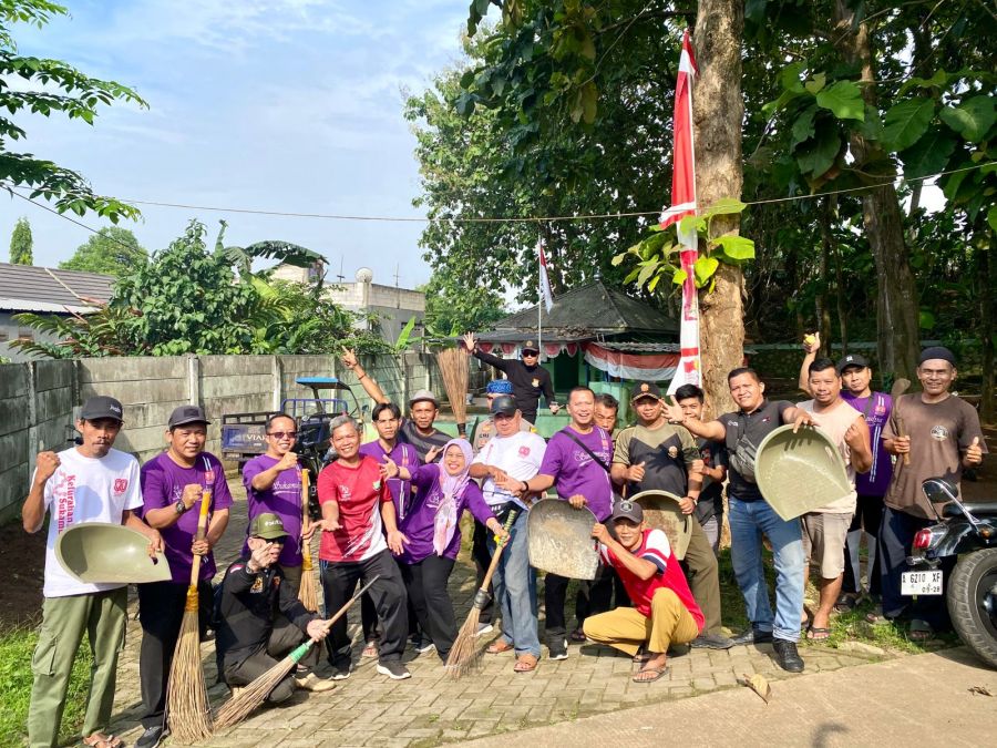 Polsek Cikupa Hadir di Tengah Warga Lewat Aksi Bersih Lingkungan