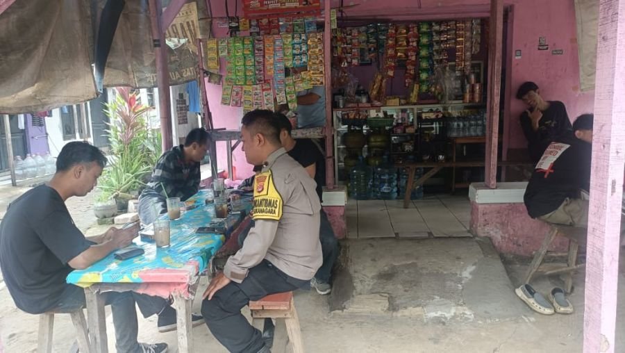 Polsek Cikupa Hadir Lewat Warbin, Perkuat Komunikasi dan Kamtibmas Warga Sukanagara