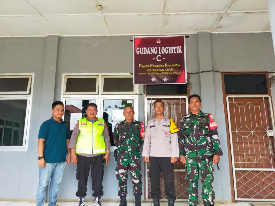 Polsek Penukal Abab Bersama Petugas Gabungan Laksanakan Kegiatan PAM Gudang Penyimpanan Logistik