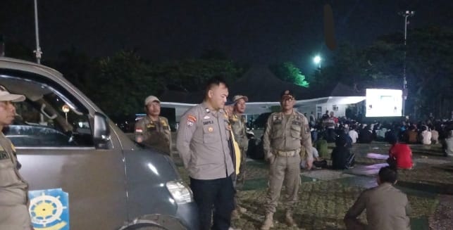 Polsek Purwakarta Pimpin Pengamanan Nobar Kualifikasi Piala Dunia Indonesia vs Arab Saudi