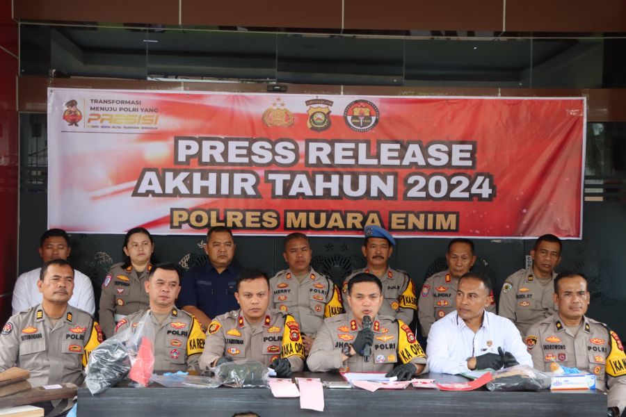 Press Release Akhir Tahun Polres Muara Enim, Sebanyak 84 Personil Dapat Reward Selama Th 2024