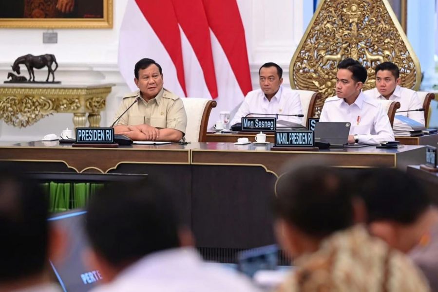 Presiden Prabowo Pimpin Rapat Terbatas Bahas Ekonomi dan Perbaikan Fasilitas Umum