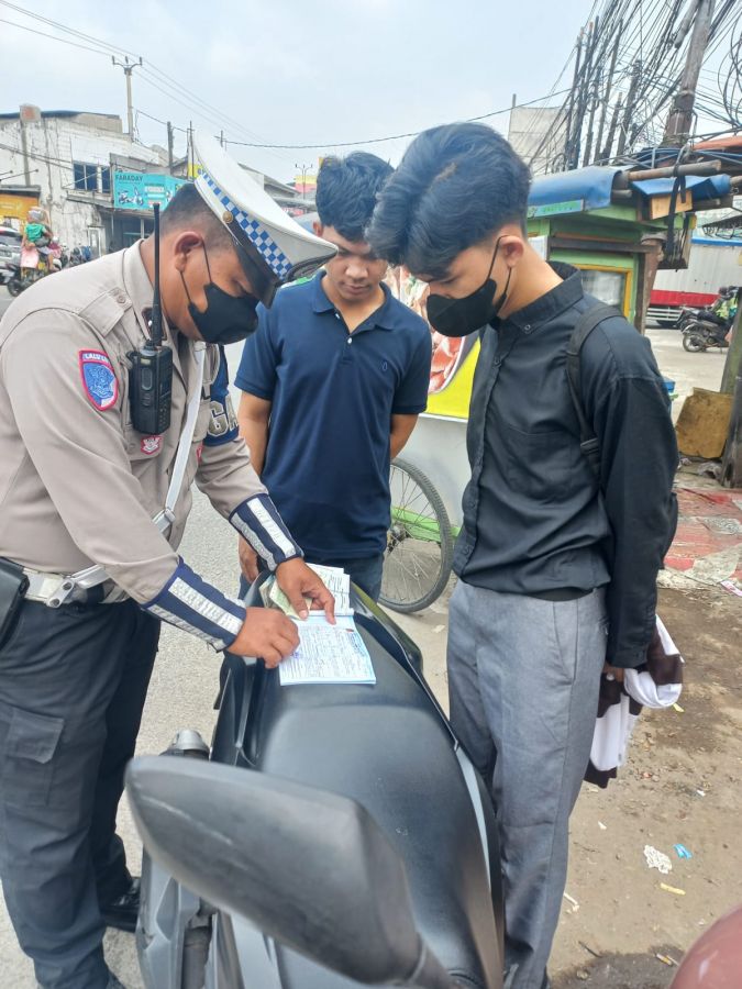 Puluhan Pengendara Diberi Teguran pada Operasi Patuh Maung Polresta Tangerang