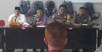 Sambang Bhabinkamtibmas Desa Talaga Tingkatkan Kamtibmas di Kecamatan Cikupa