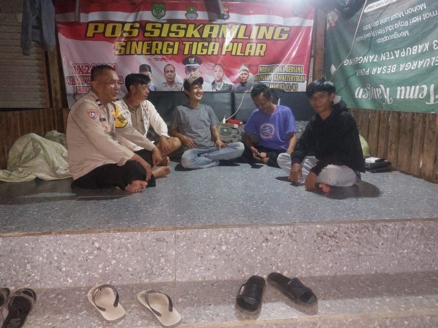 Sambangi Pos Ronda, Bhabinkamtibmas Sukadamai Ajak Warga Jaga Kamtibmas