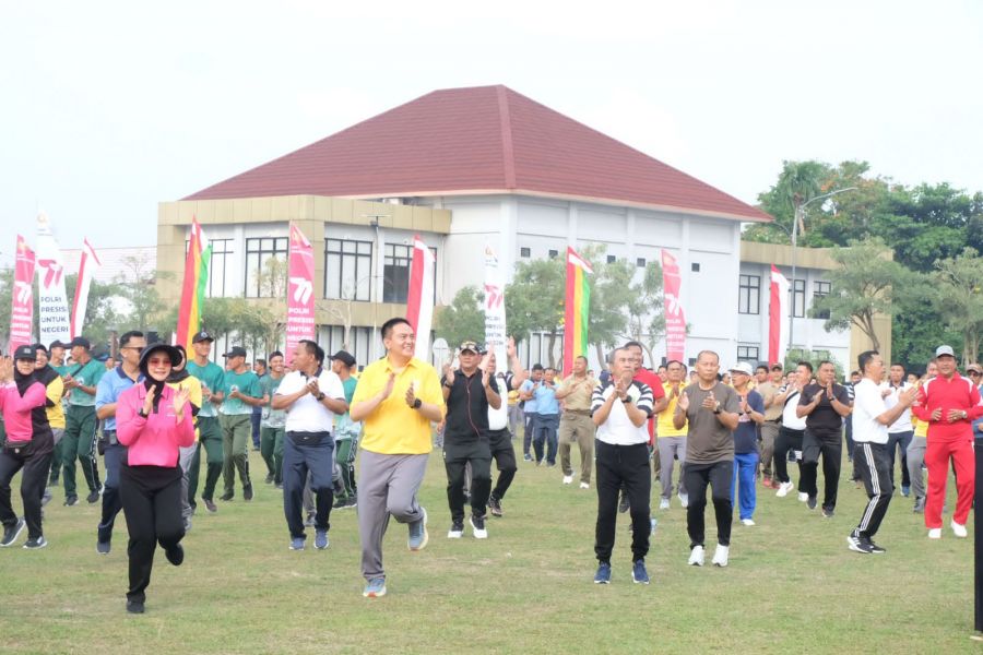 Sambut Bhayangkara-77, Polda Riau Gelar Olahraga Bersama TNI dan Forkopimda