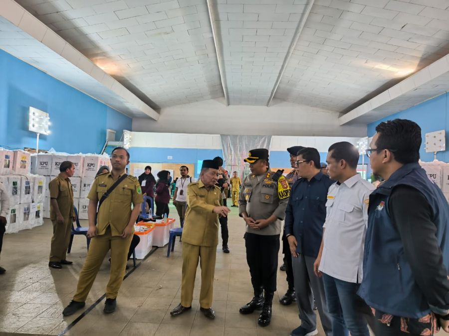 Wabup H. Sumarsono & Kapolres PALI Kunjungi Rapat Pleno rekapitulasi Hasil Rekap Suara Pemilu 2024