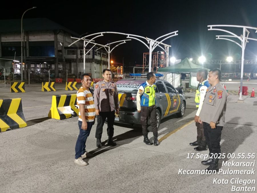 Wujudkan Kamtibmas Kondusif, Polsek KSKP Merak Gelar Patroli Blue Light