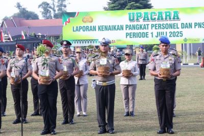 937-personel-polda-riau-naik-pangkat-di-hari-bhayangkara-ke-79