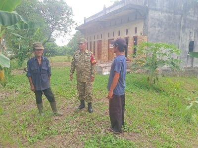 Cegah Karhutla, Babinsa Koramil 01 Rumbai Ajak Warga Peduli dan Jaga Lingkungan