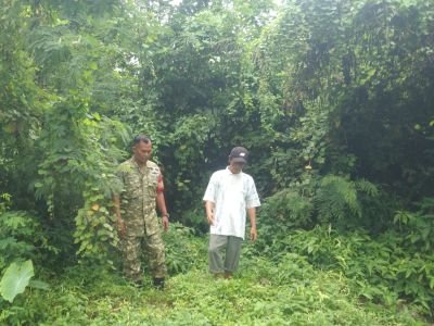 Cegah Karhutla di Wilayah Rumbai, Babinsa Sri Meranti Intensifkan Patroli dan Edukasi Warga