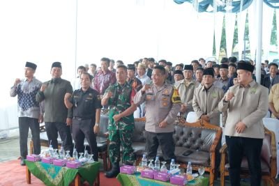ketua-senkom-mitra-polri-kota-jambi-hadir-pelepasan-siswa-tri-sukses-boarding-school