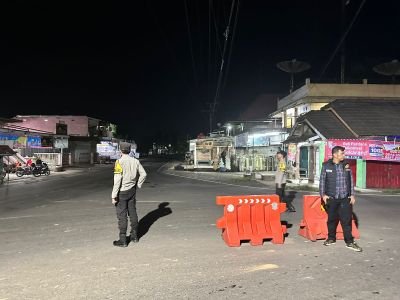 Polsek Gunung Megang Gelar Patroli Malam Antisipasi Pungli di Simpang Belimbing Cinta