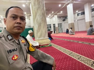 subuh-keliling-bhabinkamtibmas-polsek-cikupa-pererat-silaturahmi-dan-edukasi-kamtibmas-di-masjid